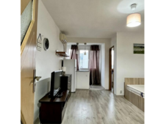 Aparatorii Patriei, garsoniera